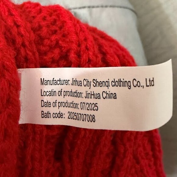 Red Knit Beanie Hat With Pom Pom Cozy Winter One Size - Picture 5 of 5